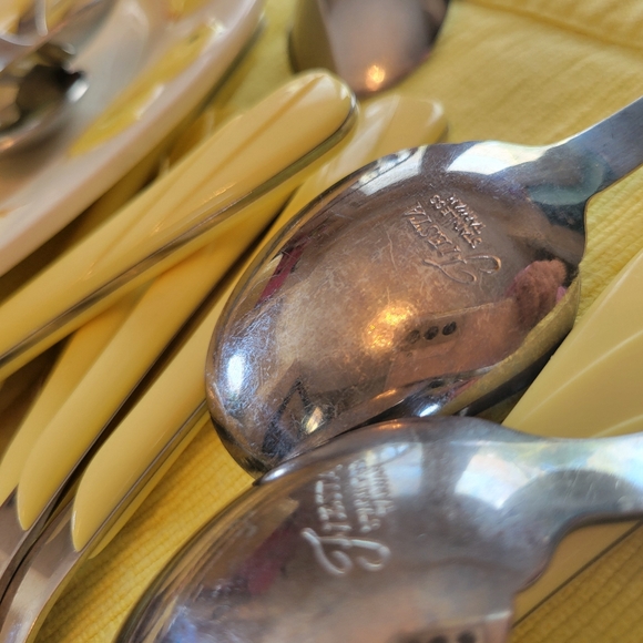 Fiesta Yellow Swirl Flatware 18pcs ~ Retired Item & Color ~ Fiestaware ~ Post-86 - Picture 6 of 16